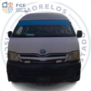 TOYOTA 	HIACE COMBI